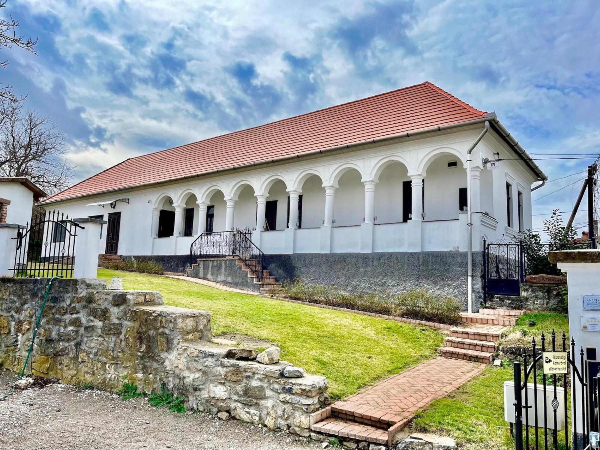 Antik Vendeghaz Hotel Nagyvisnyó Buitenkant foto